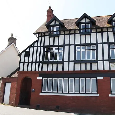 여관 The Seymour Arms