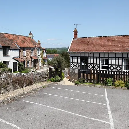 여관 The Seymour Arms 4*
